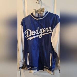 Dodgers zip up
